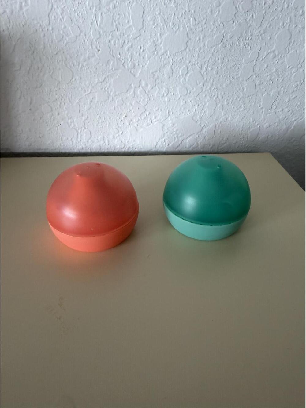 • Baby • Boon Snug Sip Universal Water and Juice Silicone Bottle Toppers